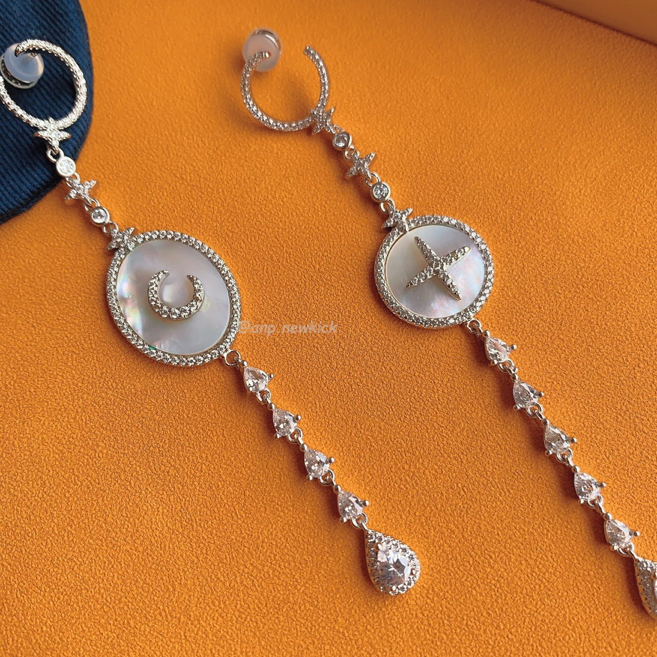 Apm Monaco Star Mother Of Pearl Earrings (11) - www.newkick.vip